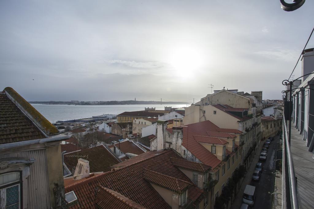 Breathtaking River View In Alfama Lissabon Buitenkant foto