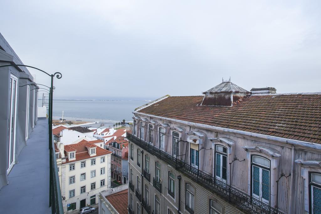 Breathtaking River View In Alfama Lissabon Buitenkant foto